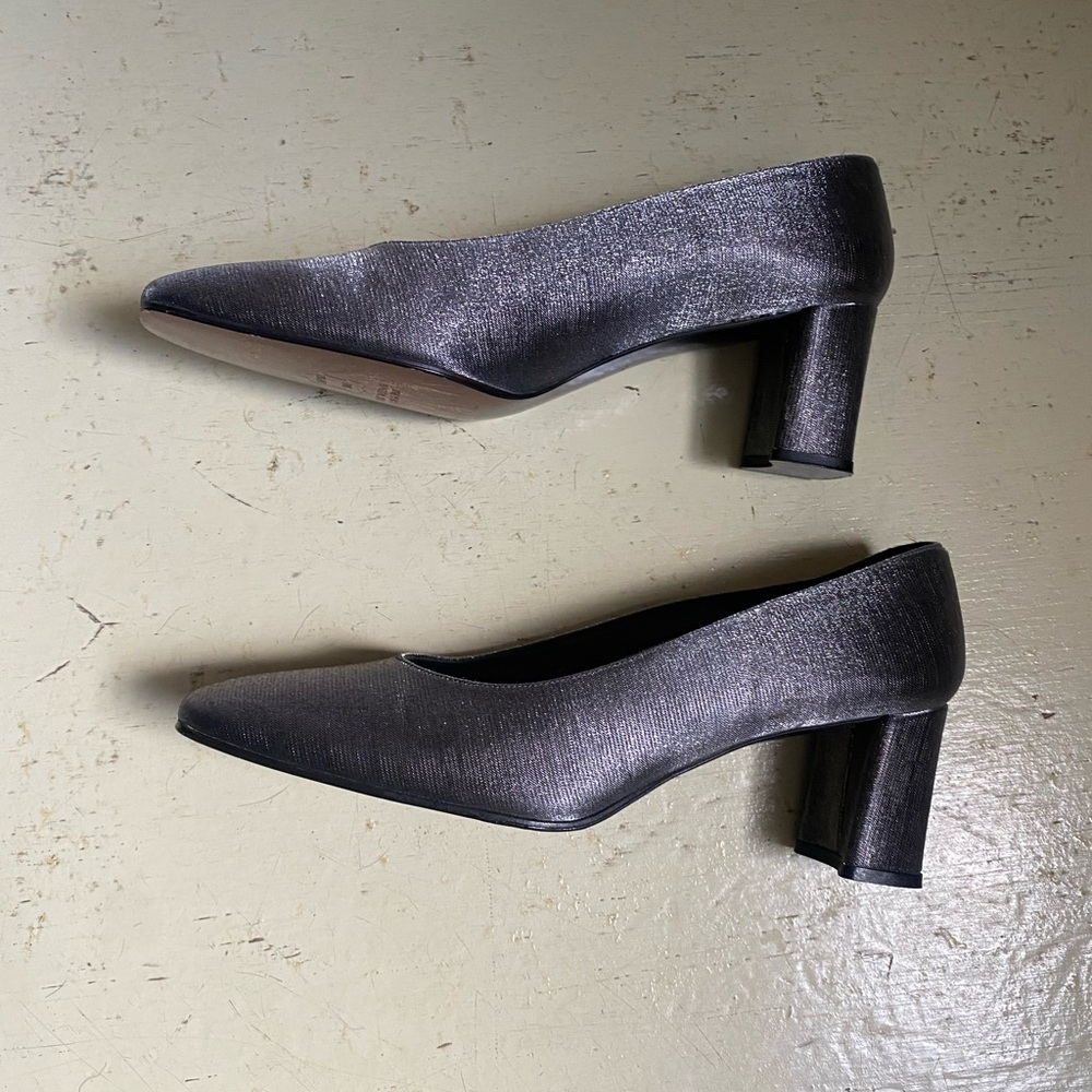 Stuart Weitzman Shimmering Silver Heels - Picture 3 of 9